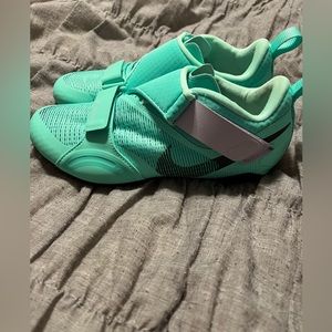 Used once, clips not included.